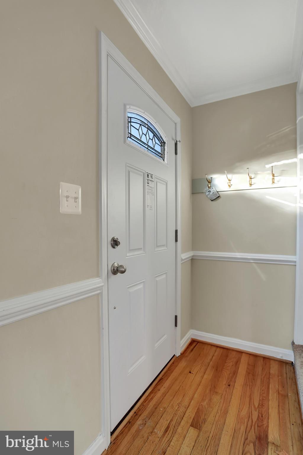 4013 Roberts Road Fairfax, VA 22032 - Photo 24 of 30 Foyer area of living room