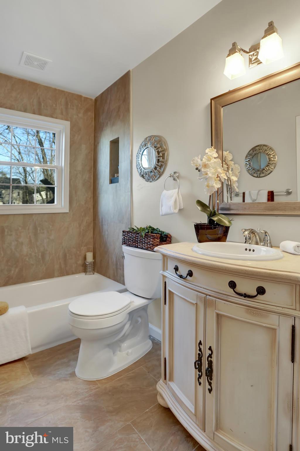 4013 Roberts Road Fairfax, VA 22032 - Photo 10 of 30 Bath