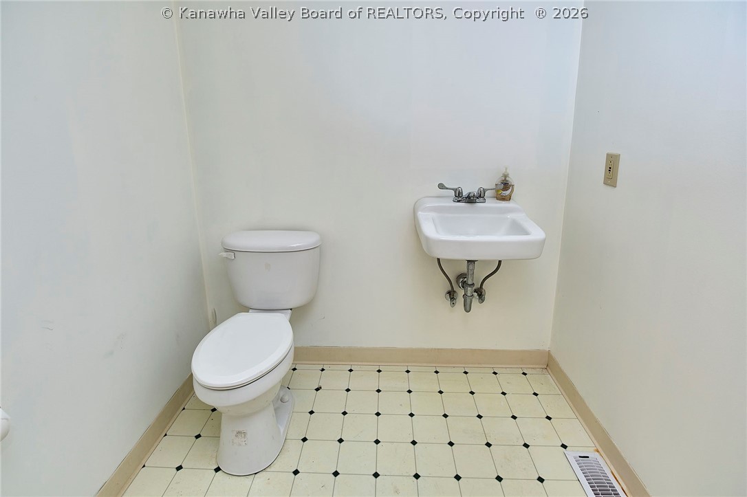 5202 Teays Valley Road Scott Depot, WV 25560 - Photo 21 of 44 Gallery Image 21