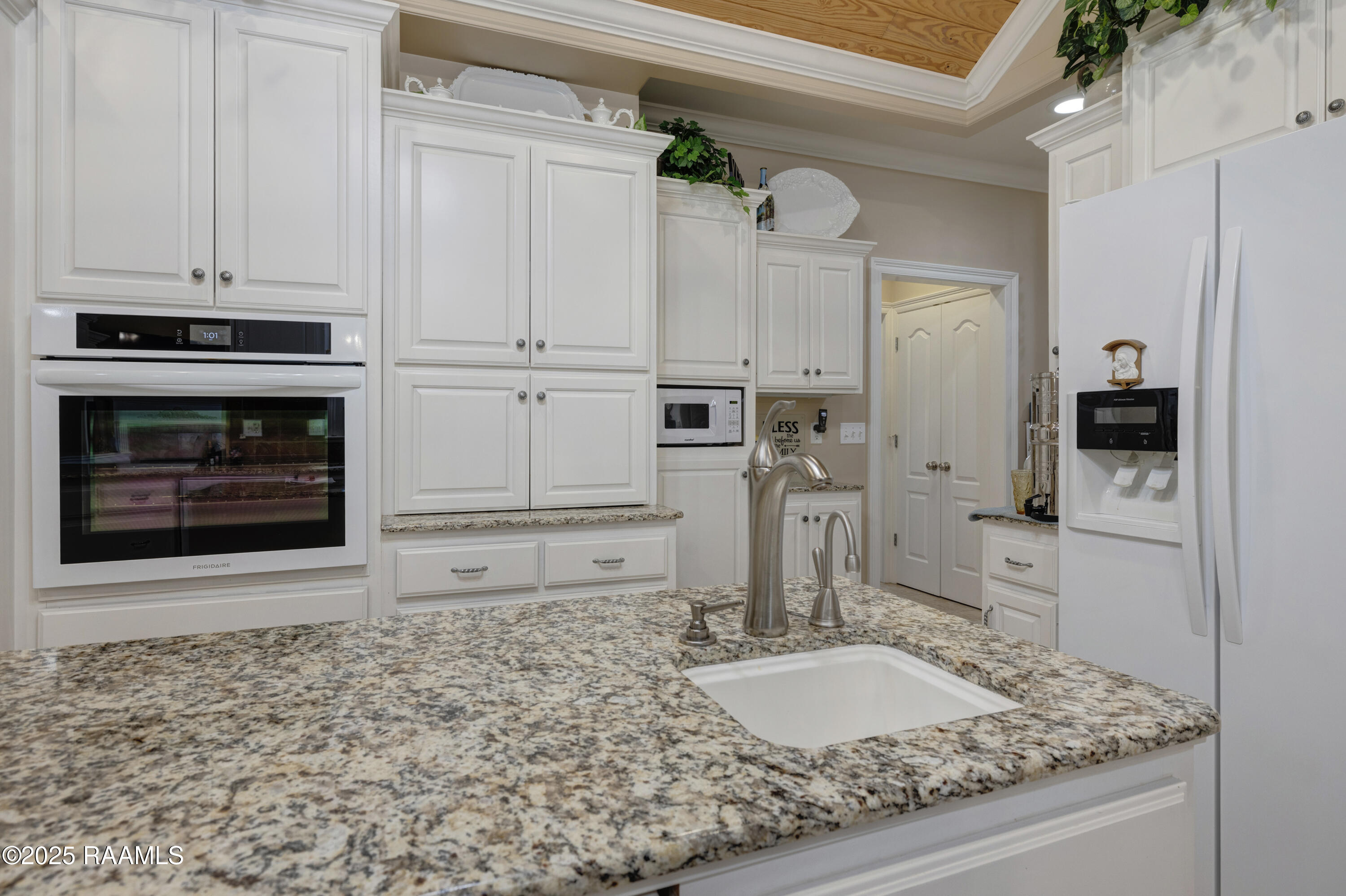 321 Rue De La Vache Road Scott, LA 70583 - Photo 11 of 25 Kitchen