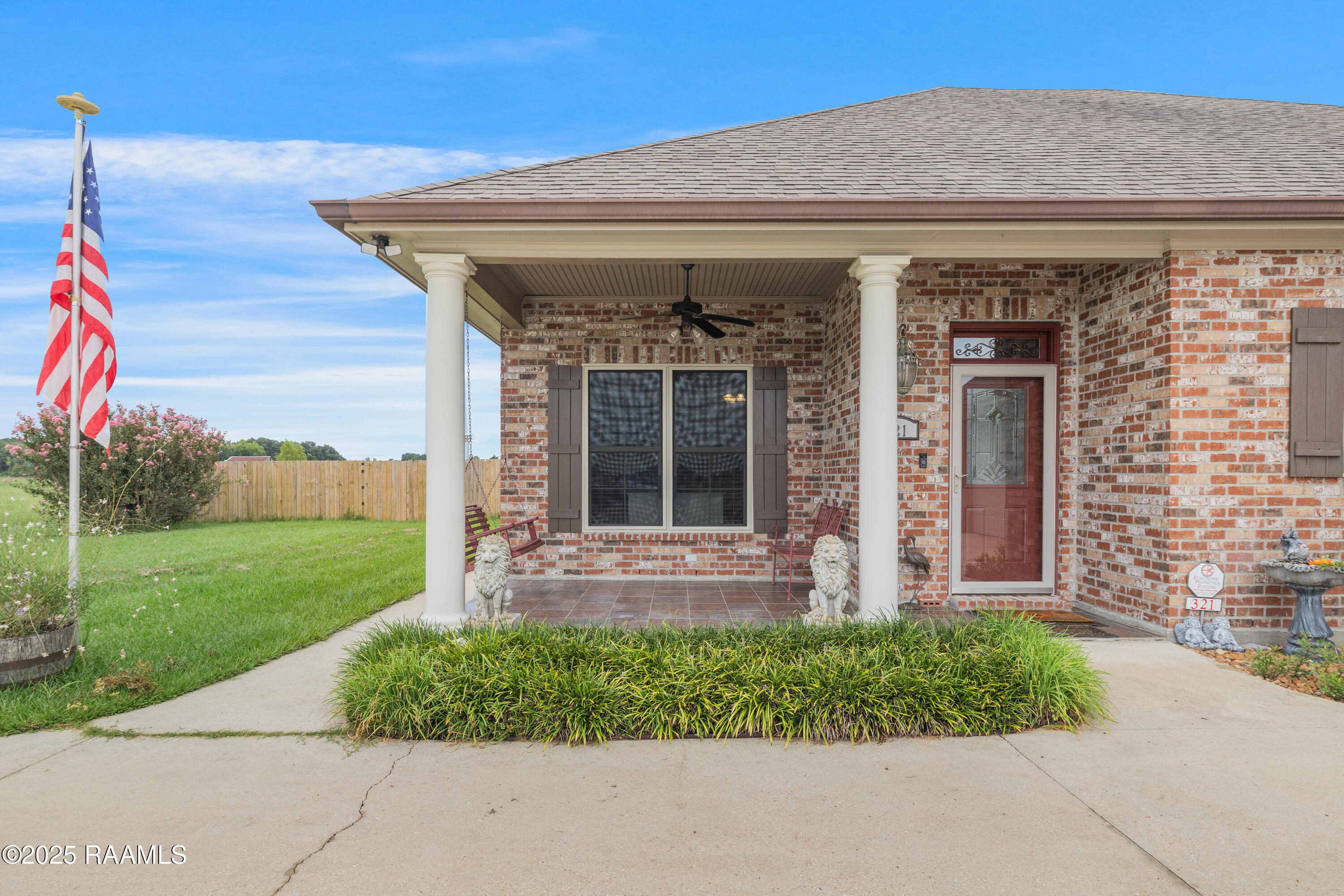 321 Rue De La Vache Road Scott, LA 70583 - Photo 2 of 25 Front