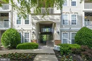 $2,000 | 18701 Sparkling Water Drive, Unit 13D, Germantown, MD 20874