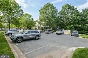 $2,000 | 18701 Sparkling Water Drive, Unit 13D, Germantown, MD 20874