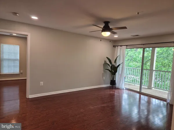 $2,000 | 18701 Sparkling Water Drive, Unit 13D, Germantown, MD 20874