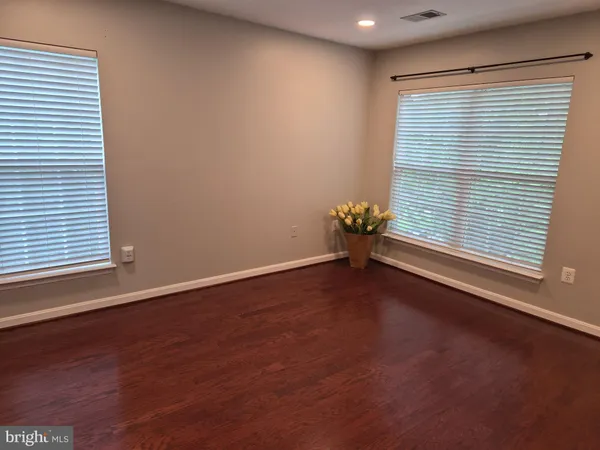 $2,000 | 18701 Sparkling Water Drive, Unit 13D, Germantown, MD 20874