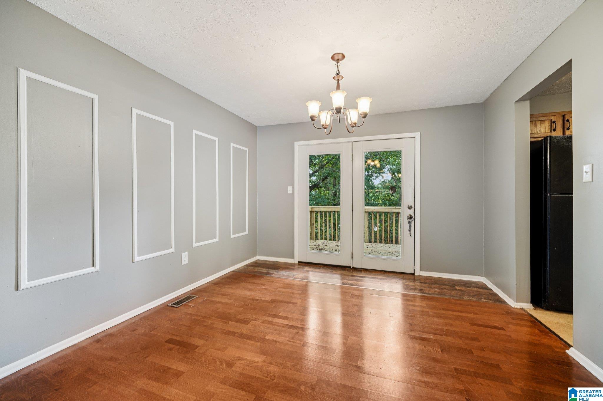 5327 Dixieland Road Birmingham, AL 35210 - Photo 8 of 37