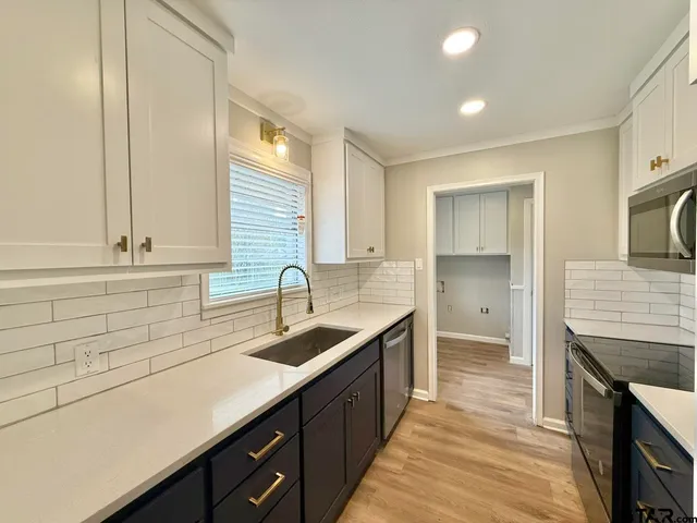 $2,095 | 3820 Darrell Lane, Tyler, TX 75701