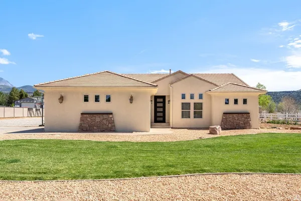 $850,000 | 7776 Wagon Road East, St. George, UT 84770