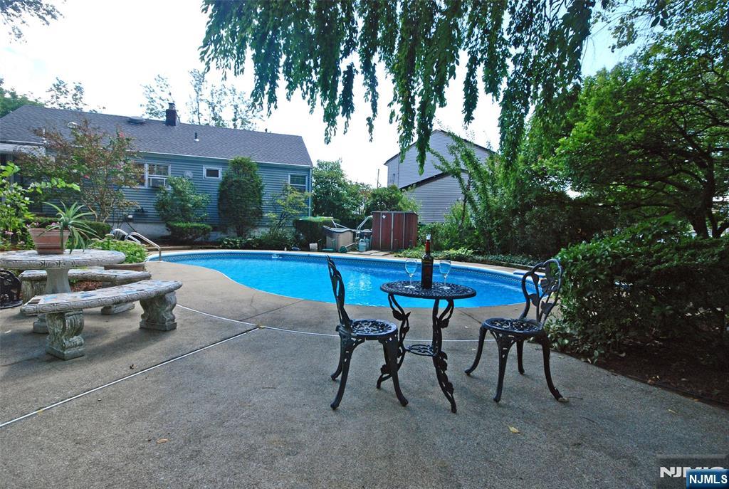 42 Oak Ridge Road Clifton, NJ 07013 - Photo 22 of 27 Gallery Image 22
