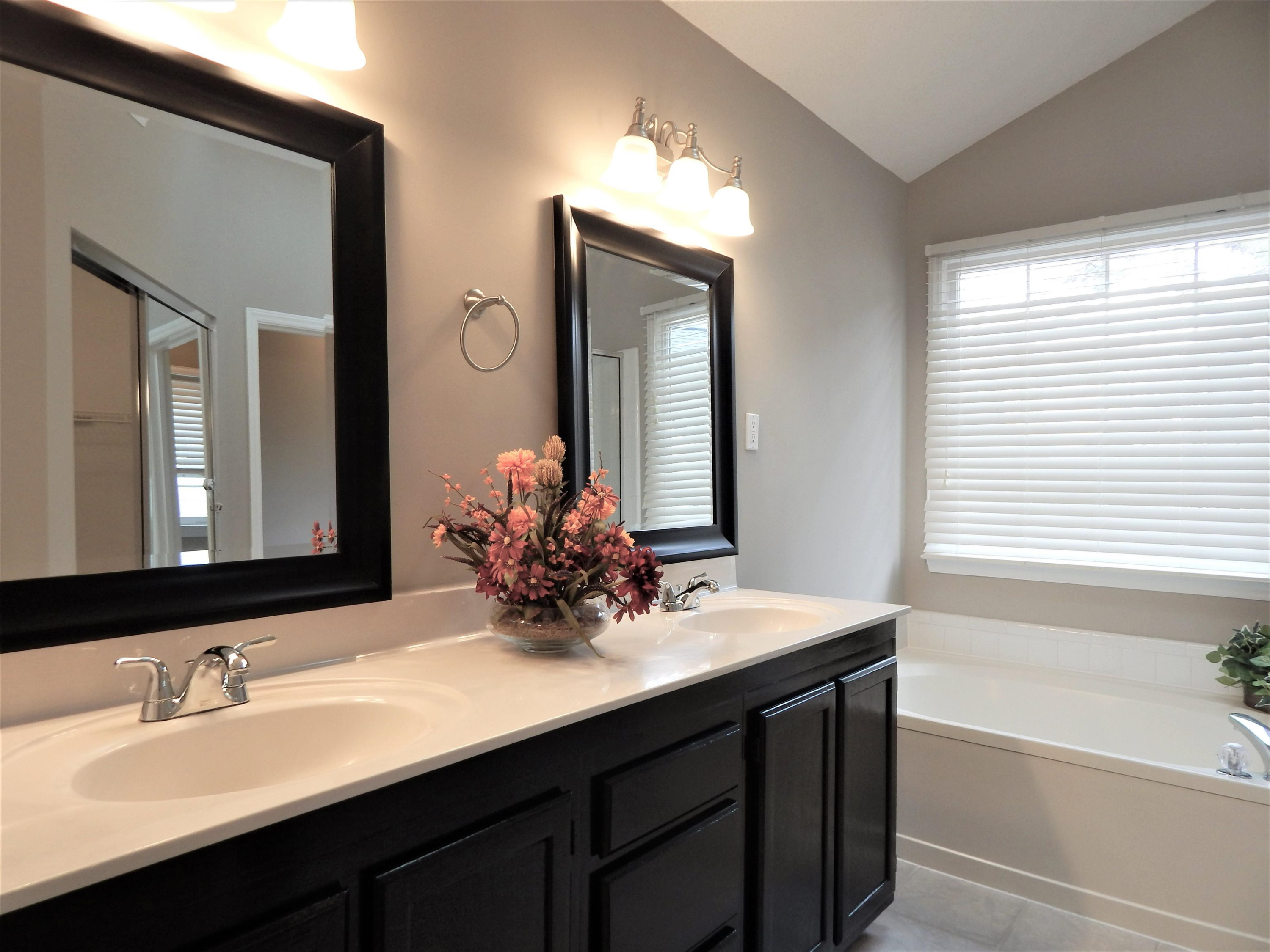 5524 Edgebury Road Raleigh, NC 27613 - Photo 12 of 20 Master bath