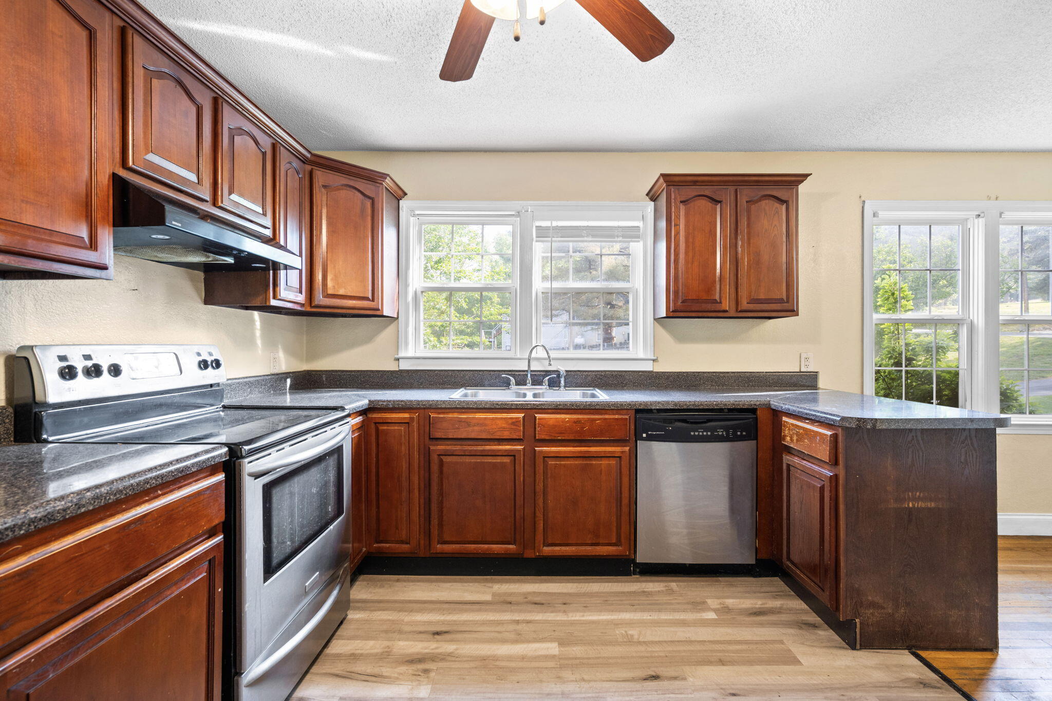 8421 Middle Valley Road Hixson, TN 37343 - Photo 15 of 35 12-web-or-mls-DSC_8416-8