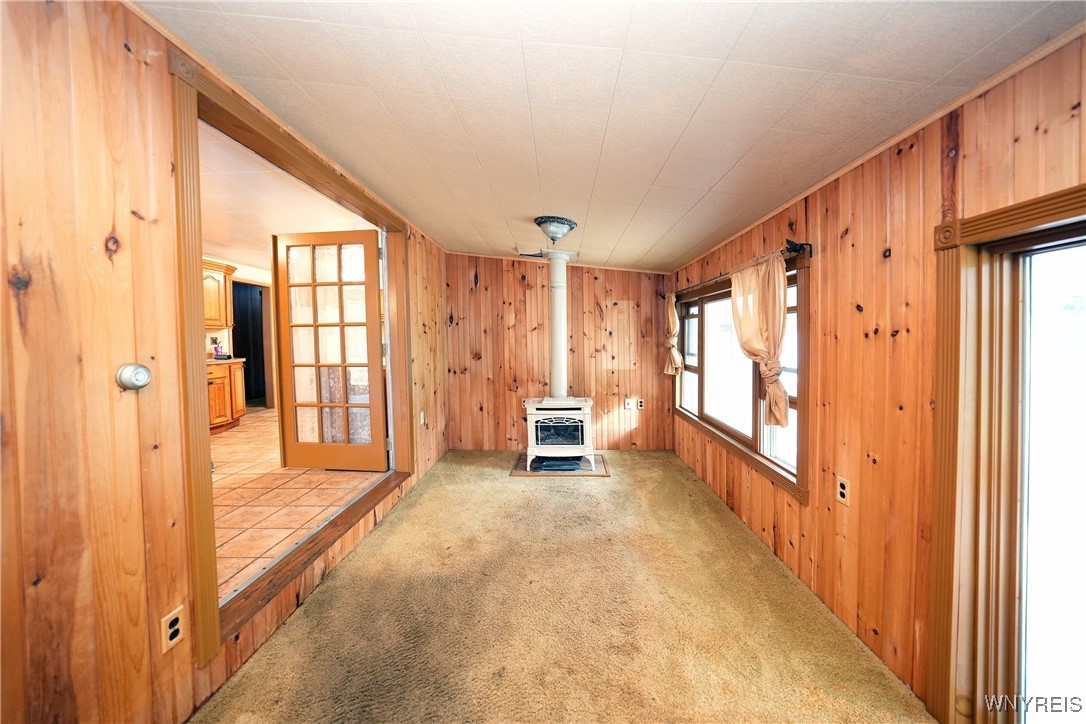 9975 Hardpan Road Evans, NY 14006 - Photo 16 of 45 Sunporch on right