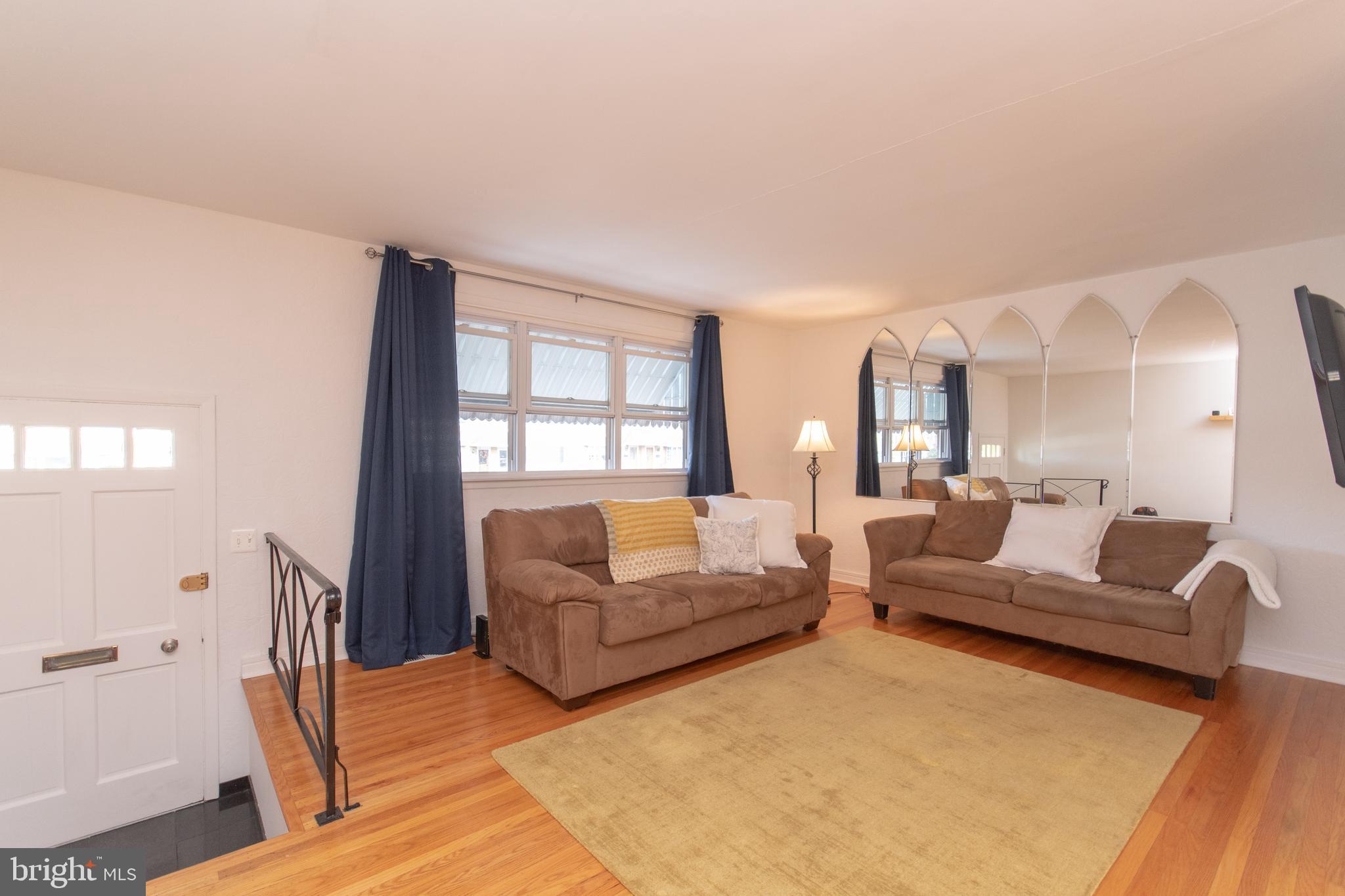 10215 West Keswick Road Philadelphia, PA 19114 - Photo 4 of 26 Gallery Image 4