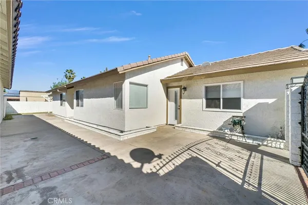 $589,000 | 2092-2093 West Greenbriar Street, Colton, CA 92324