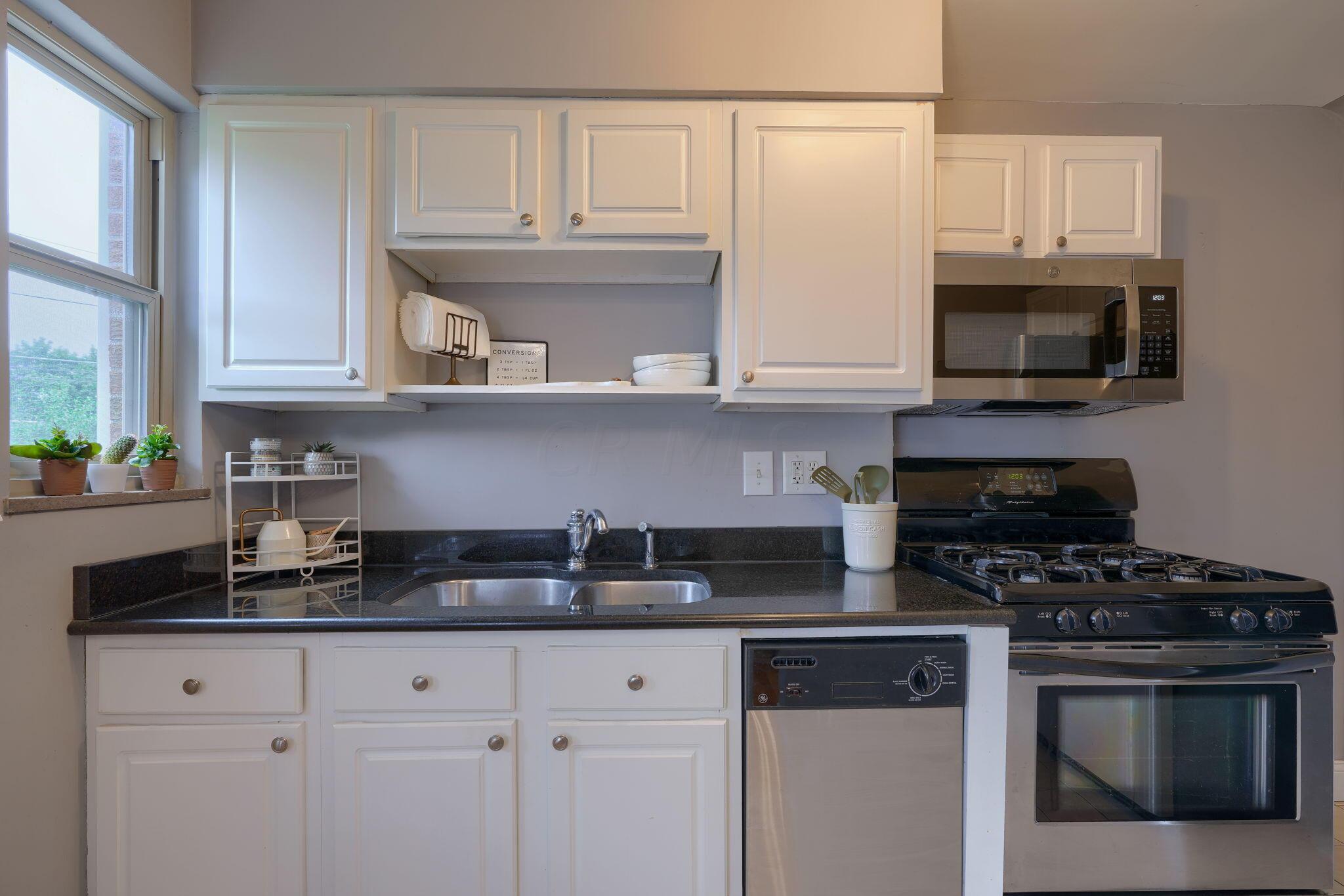 1884 Kentwell Road Columbus, OH 43221 - Photo 16 of 48 Granite Countertops and SS Appliances