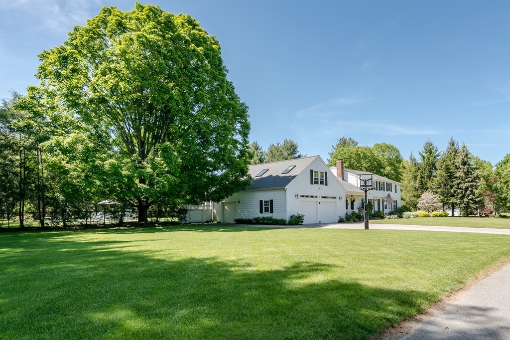 43 Peter Bulkeley Road Concord, MA 01742 - Photo 2 of 24 Gallery Image 2