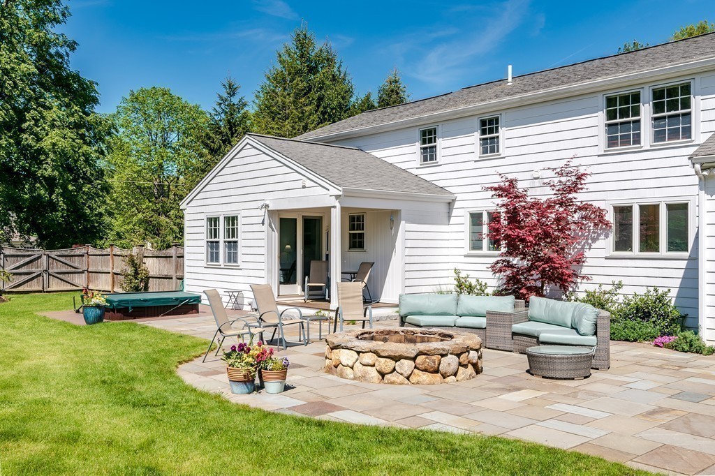 43 Peter Bulkeley Road Concord, MA 01742 - Photo 4 of 24 Gallery Image 4