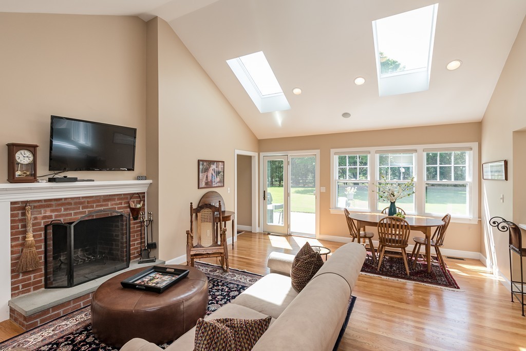 43 Peter Bulkeley Road Concord, MA 01742 - Photo 6 of 24 Gallery Image 6