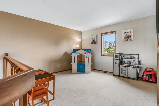 $2,200 | 115 Blue Cliff Place, Fort Wayne, IN 46804