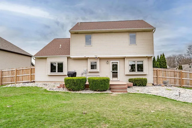 $2,200 | 115 Blue Cliff Place, Fort Wayne, IN 46804