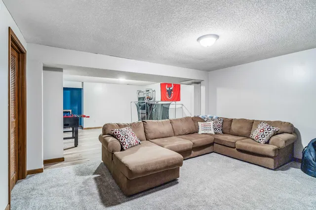 $2,200 | 115 Blue Cliff Place, Fort Wayne, IN 46804