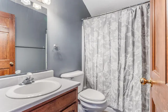 $2,200 | 115 Blue Cliff Place, Fort Wayne, IN 46804