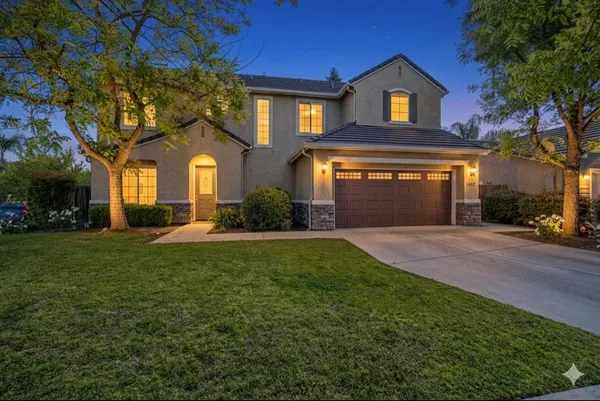 $495,000 | 1242 North Julieann Street, Visalia, CA 93291
