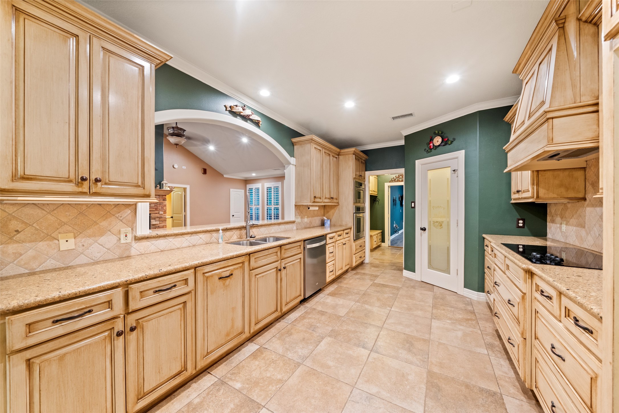 10366 Happy Trail Conroe, TX 77384 - Photo 14 of 37