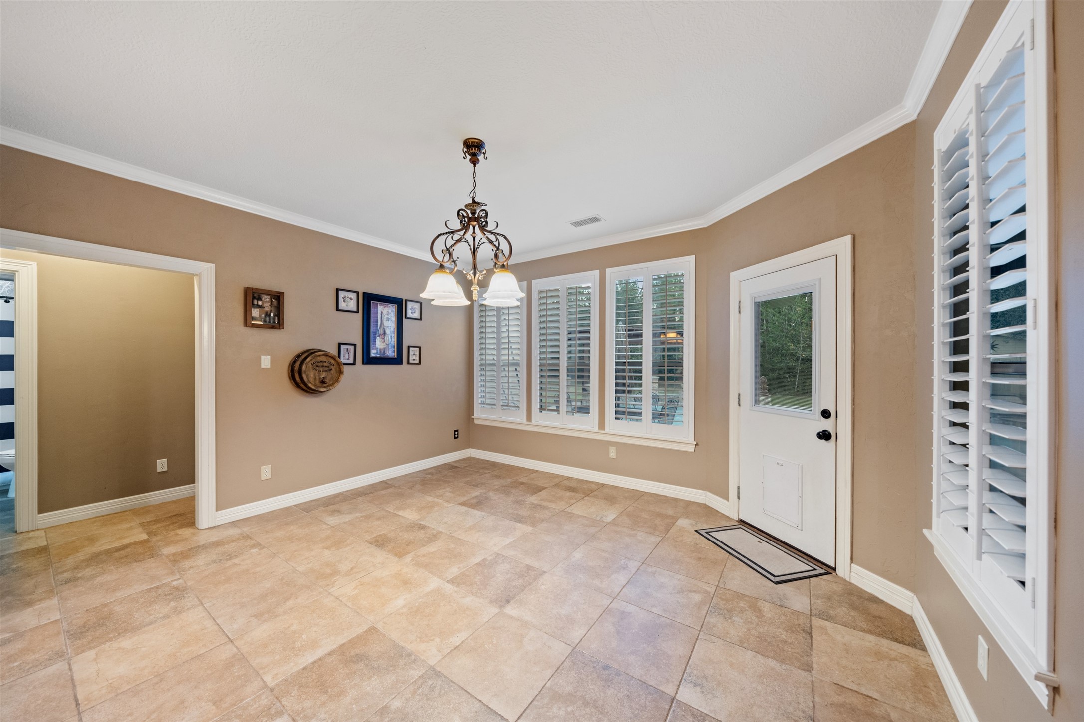 10366 Happy Trail Conroe, TX 77384 - Photo 9 of 37