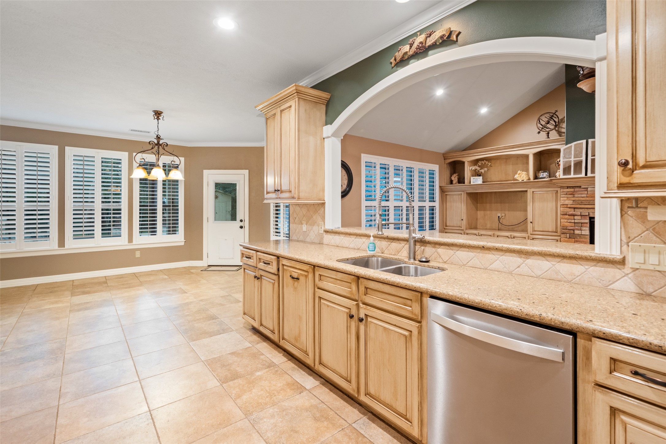 10366 Happy Trail Conroe, TX 77384 - Photo 10 of 37