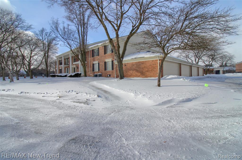29624 Middlebelt Road, Unit 2902 Farmington, MI 48334 - Photo 2 of 29 Gallery Image 2