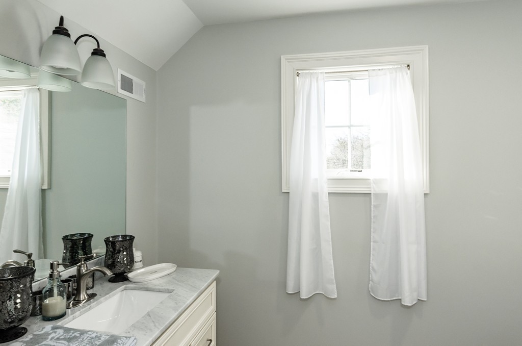 79 Maple Street Lexington, MA 02420 - Photo 23 of 29 Gallery Image 23
