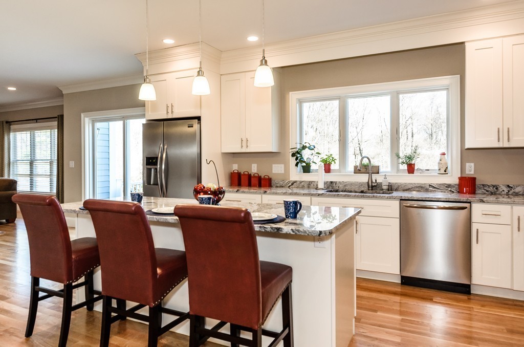 79 Maple Street Lexington, MA 02420 - Photo 3 of 29 Gallery Image 3