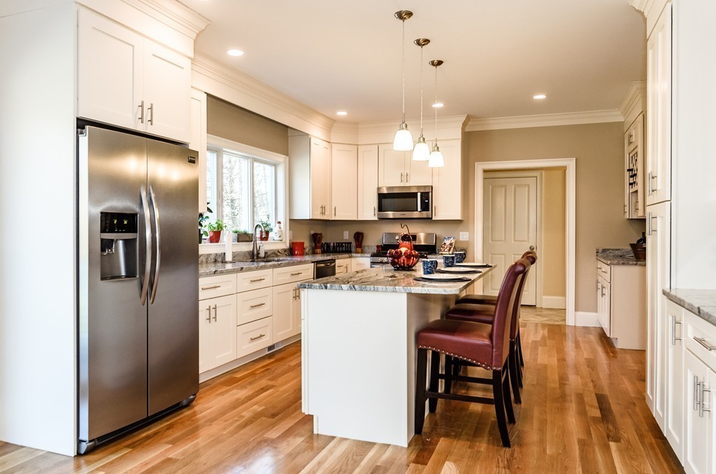 79 Maple Street Lexington, MA 02420 - Photo 5 of 29 Gallery Image 5