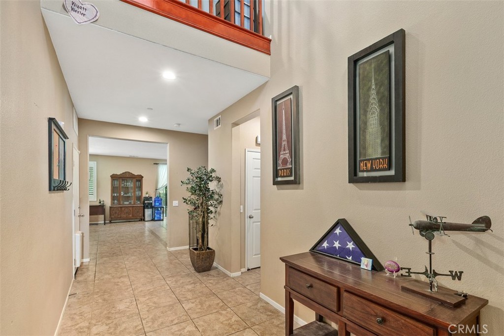 16820 Golden Bluff Loop Riverside, CA 92503 - Photo 4 of 36