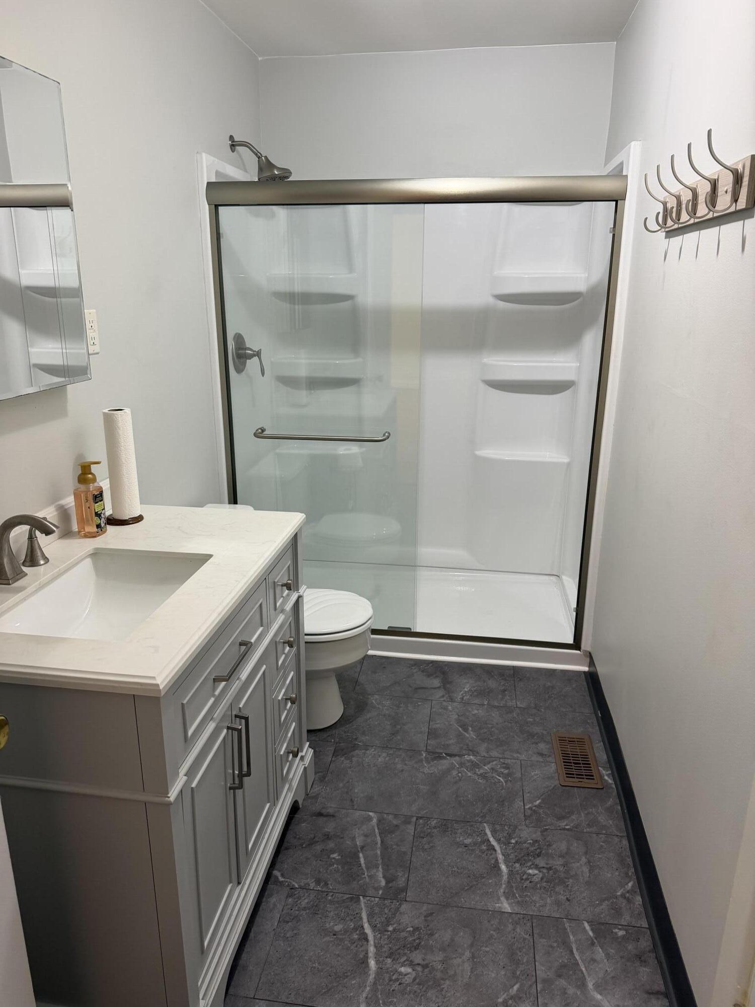 5934 Harris Road, Unit 5934 Paducah, KY 42001 - Photo 8 of 13 Bathroom