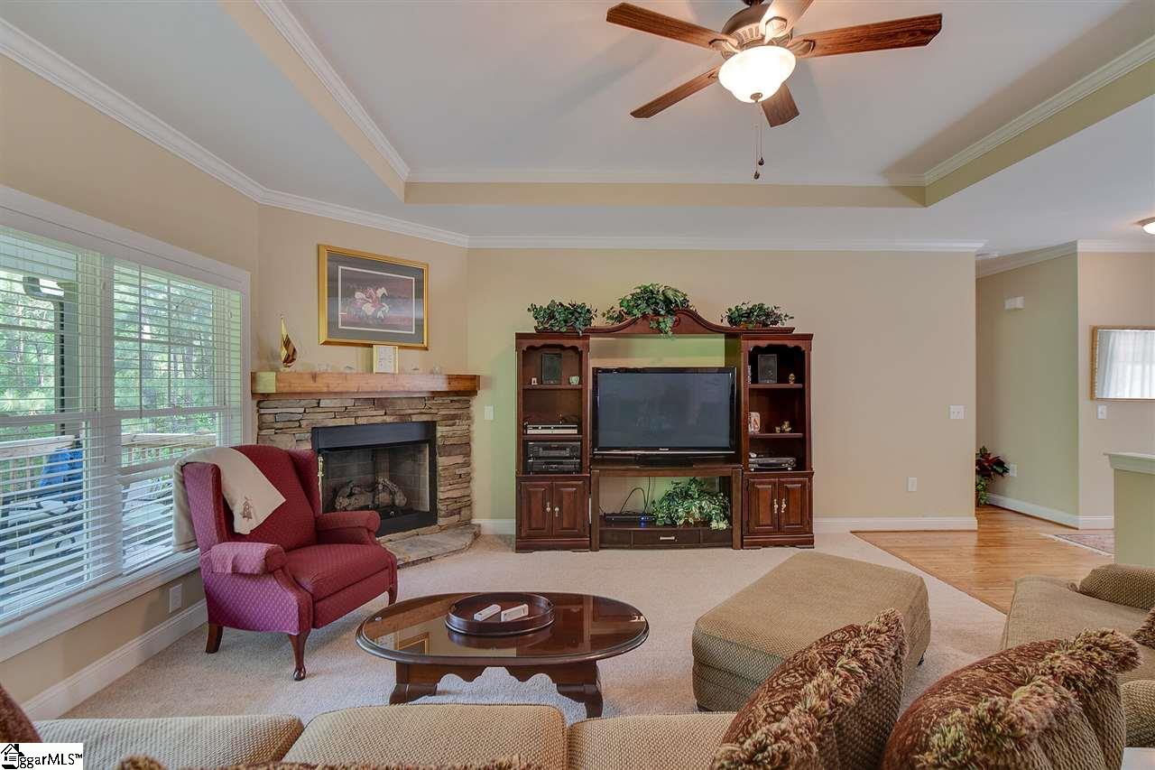 1283 Coneross Point Drive Seneca, SC 29678 - Photo 7 of 32 Gallery Image 7