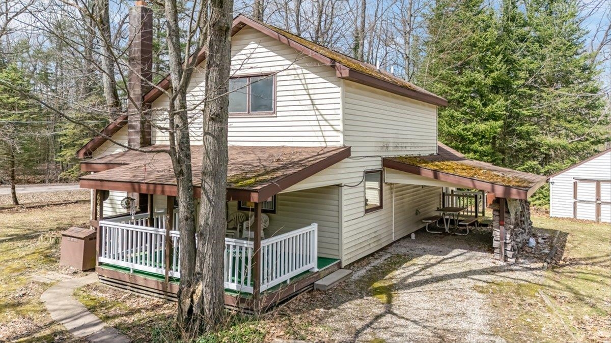 6992 Larry Street Hale, MI 48739 - Photo 3 of 51