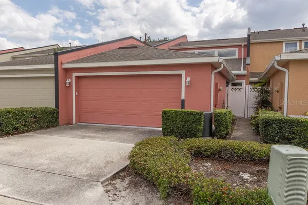 $2,225 | 808 Carlyle Lane, DeLand, FL 32724