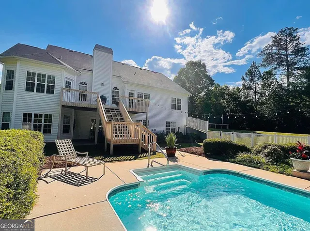 a house view with a garden space