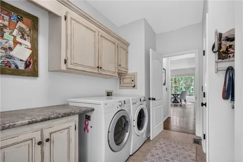 $950,000 | 13008 Glenfield Road, Leawood, KS 66209