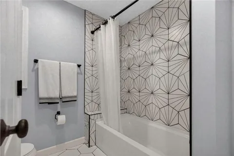 $950,000 | 13008 Glenfield Road, Leawood, KS 66209