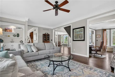 $950,000 | 13008 Glenfield Road, Leawood, KS 66209