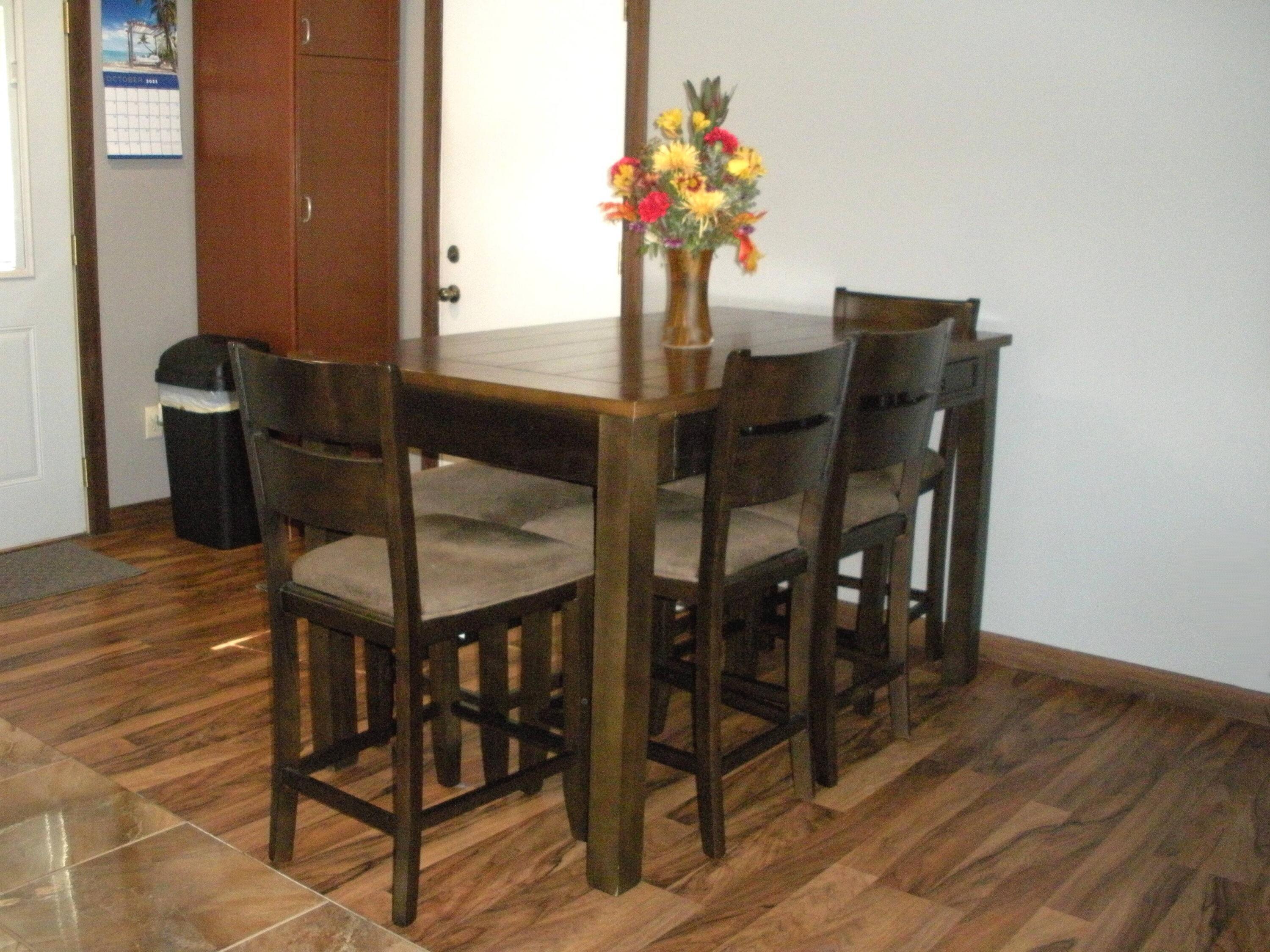 141 Rustic Drive Circleville, OH 43113 - Photo 5 of 20 Dining Area