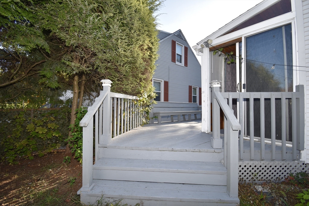 18 French Street Springfield, MA 01104 - Photo 6 of 39