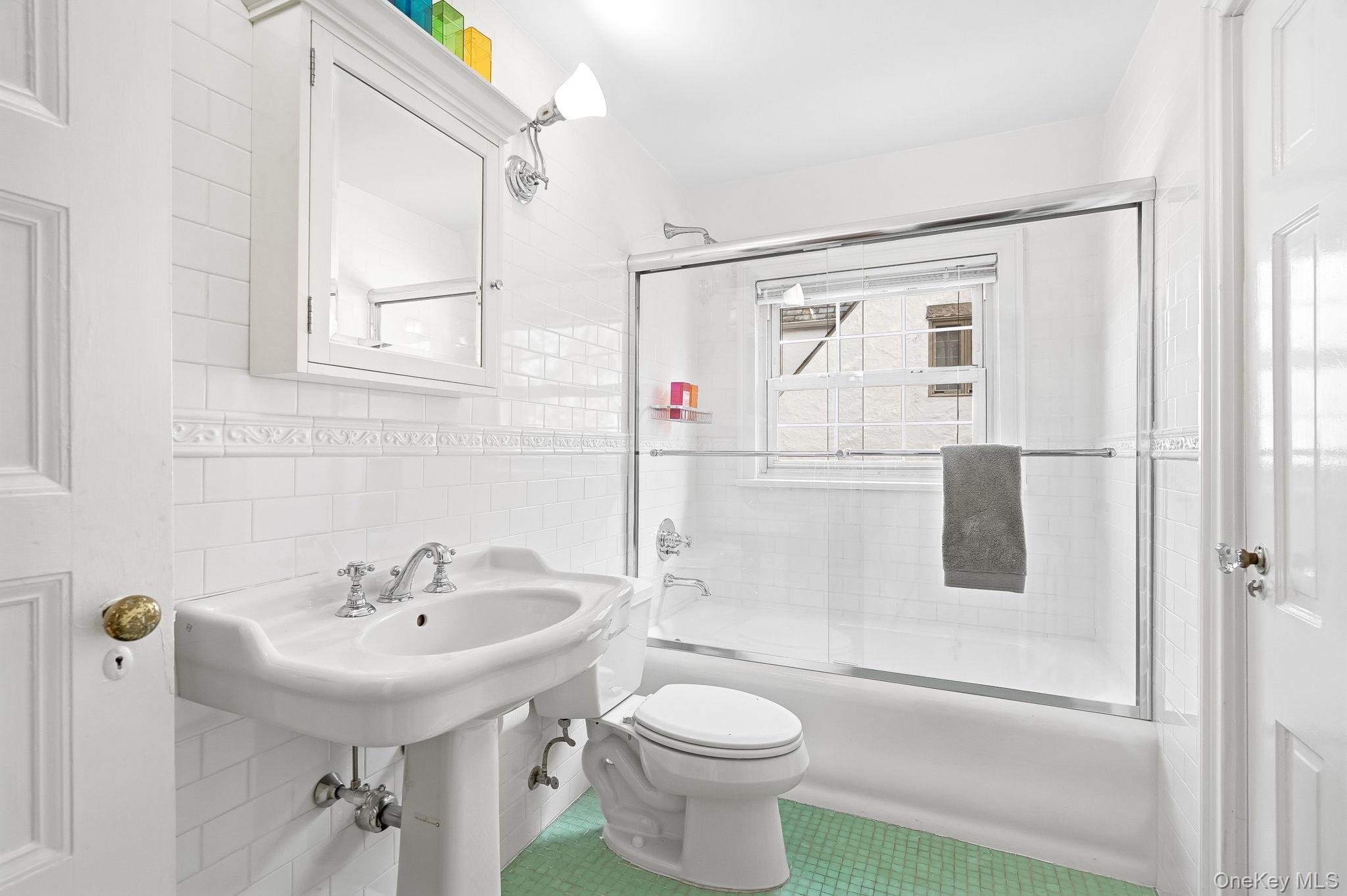 27 Valley Road Scarsdale, NY 10583 - Photo 25 of 41