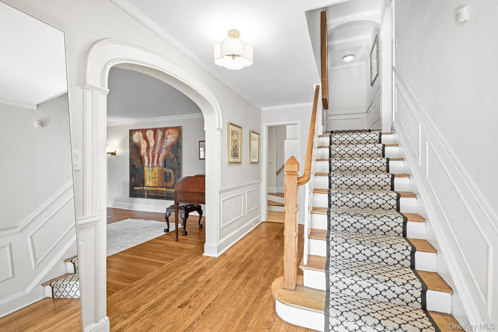 27 Valley Road Scarsdale, NY 10583 - Photo 4 of 41