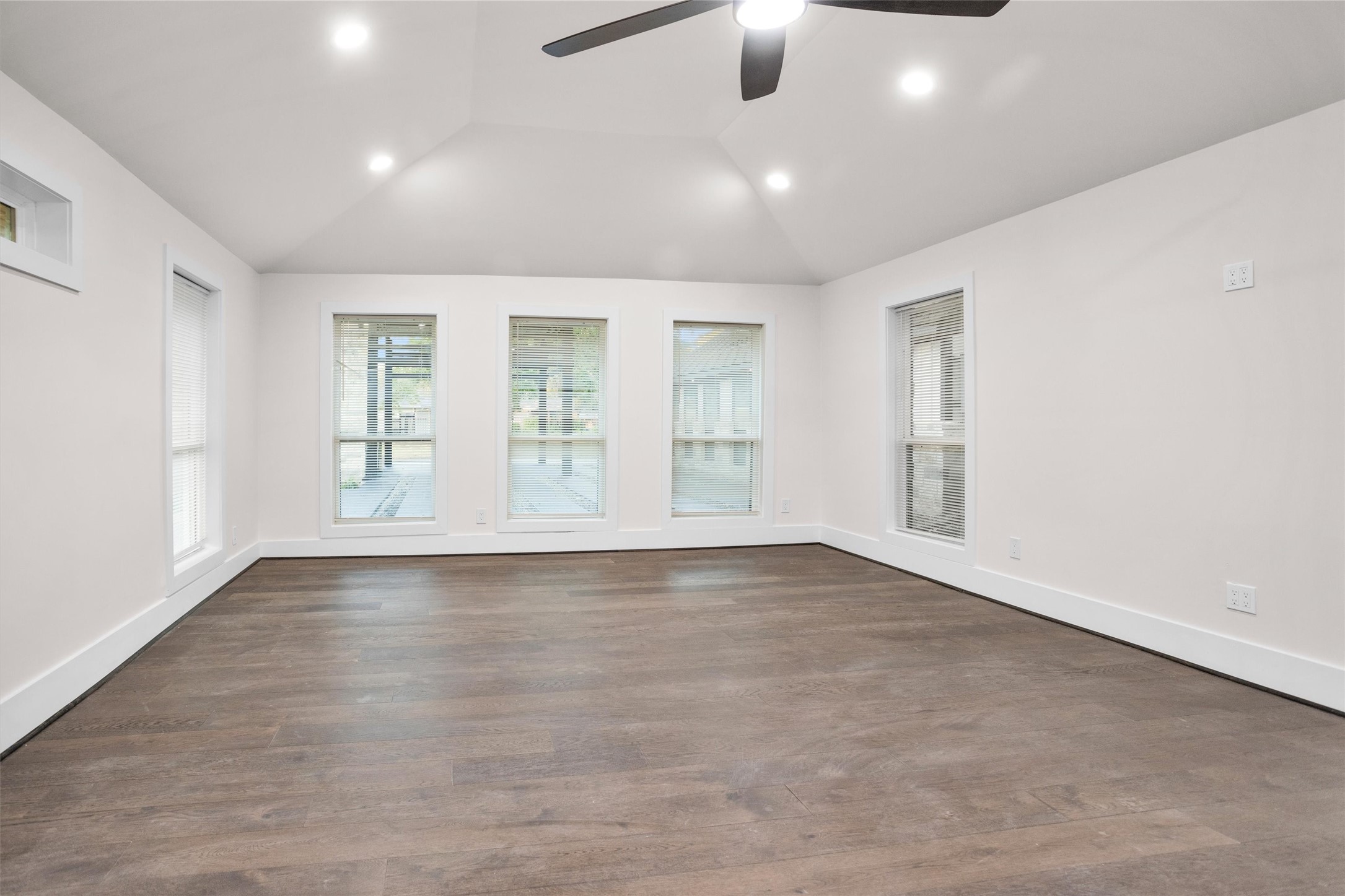 4323 Tilson Lane Houston, TX 77041 - Photo 11 of 34