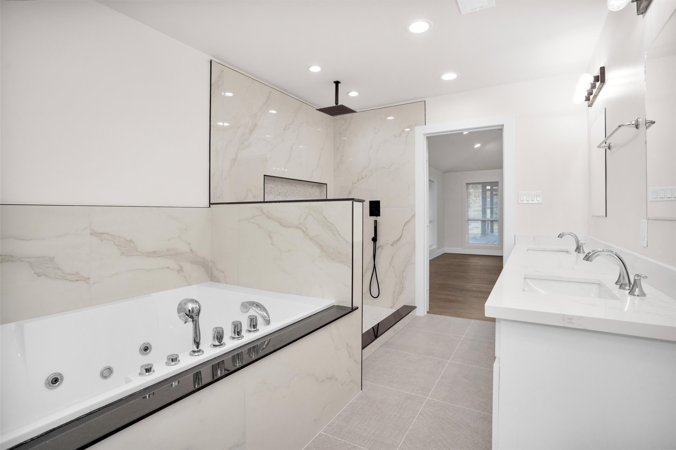 4323 Tilson Lane Houston, TX 77041 - Photo 13 of 34