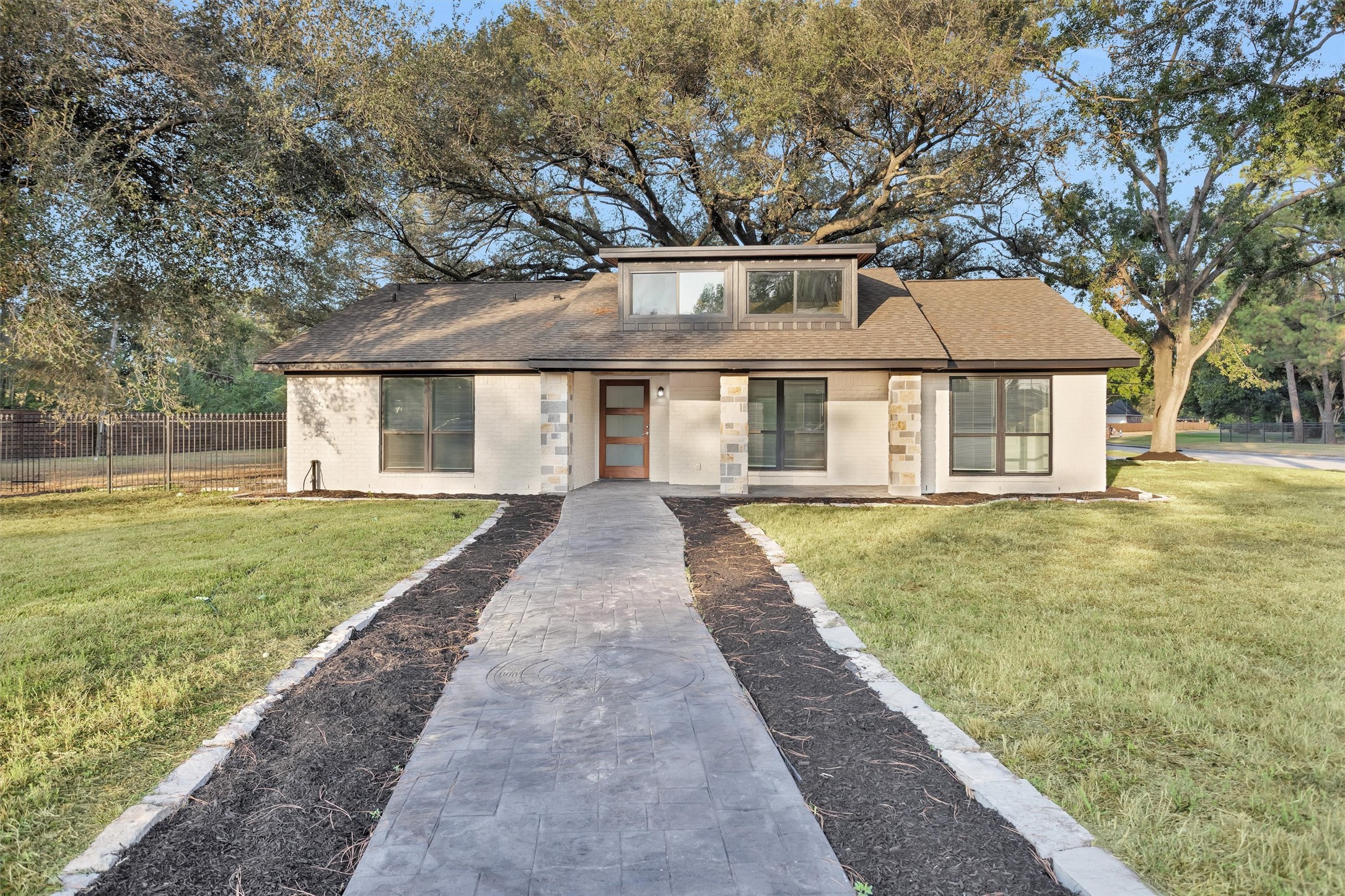 4323 Tilson Lane Houston, TX 77041 - Photo 3 of 34